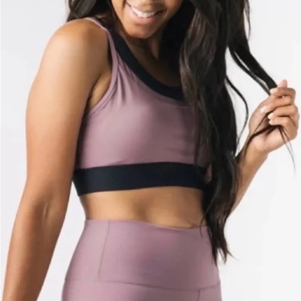 Zyia Active Sports Bra Size M Lilac Purple Clasp Mesh Cut Out Back Padded Womens